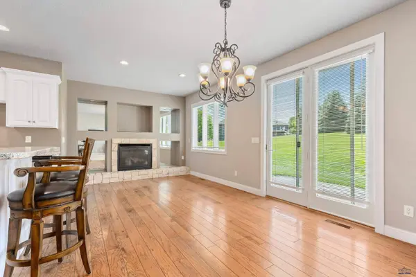 6709 Muirfield Dr, Rapid City, SD 57702