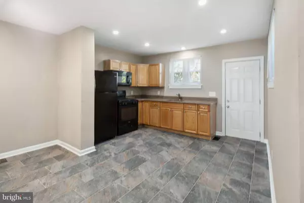 35 W DUVAL ST, Philadelphia, PA 19144