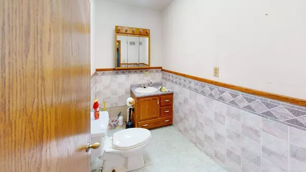 315 Center St, Melvin, IA 51350