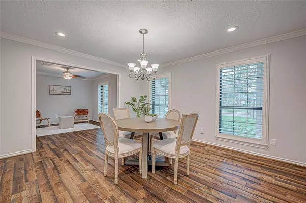 11702 Cypresswood DR, Houston, TX 77070