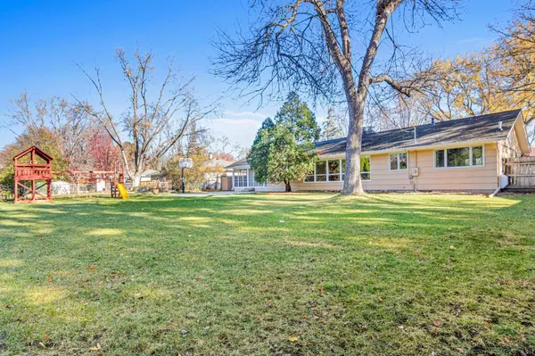 5608 Holiday RD, Minnetonka, MN 55345