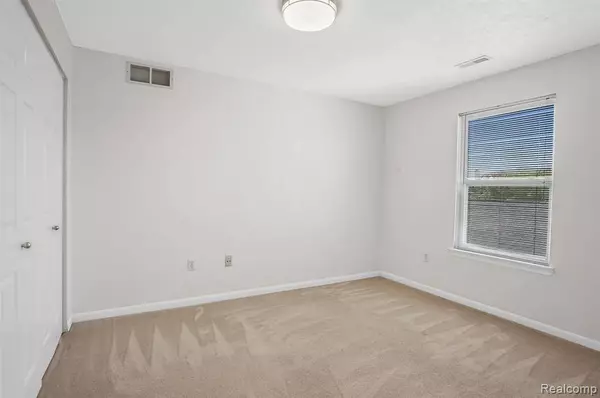 1569 WEATHERSTONE Drive, Ann Arbor, MI 48108