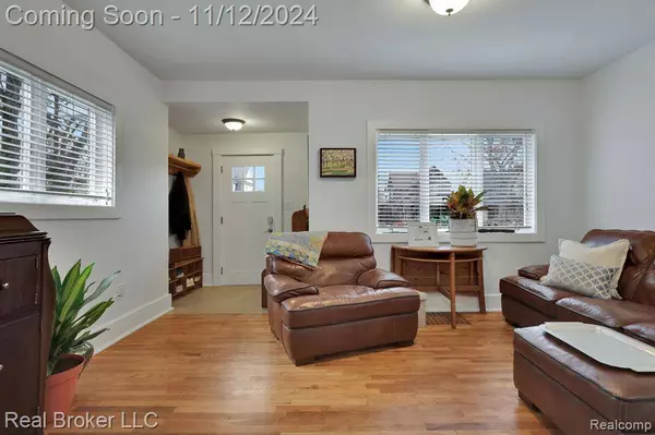 238 E 10TH Street, Traverse City, MI 49684