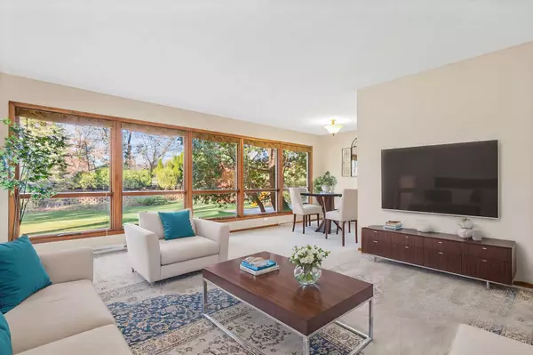 5608 Holiday RD, Minnetonka, MN 55345