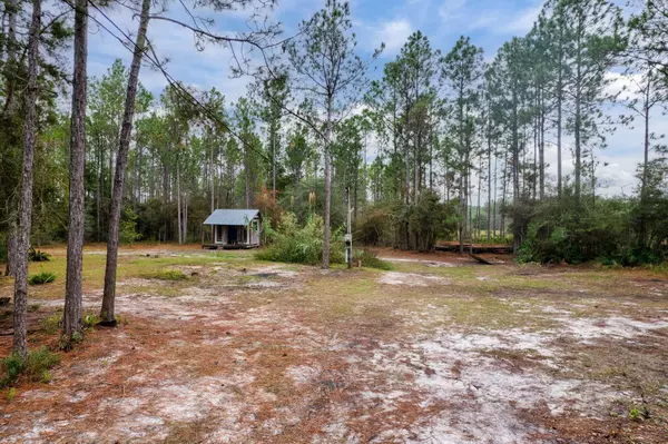 526 Don Graff Road, Freeport, FL 32439