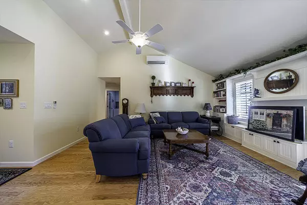 772 Jaquelyn ST, Ashland, OR 97520