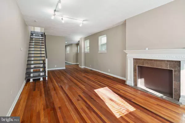 35 W DUVAL ST, Philadelphia, PA 19144