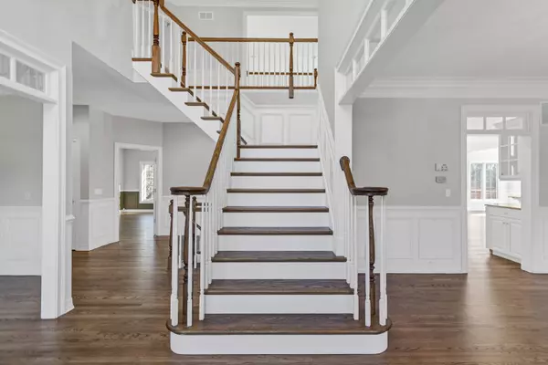 746 Fox Run DR, Geneva, IL 60134