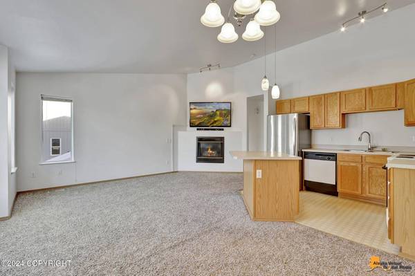 211 Dailey AVE 14, Anchorage, AK 99515