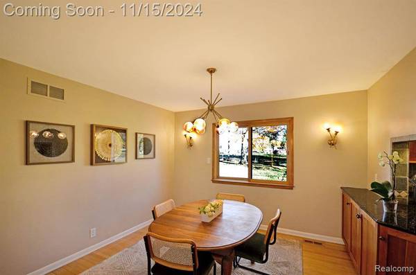 20972 Eastfarm Lane, Northville, MI 48167