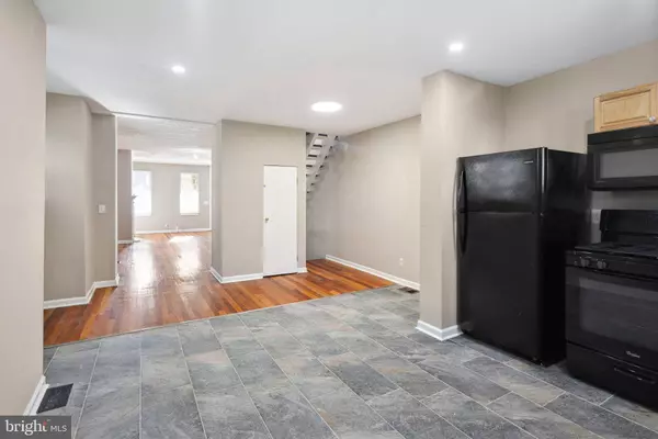 35 W DUVAL ST, Philadelphia, PA 19144