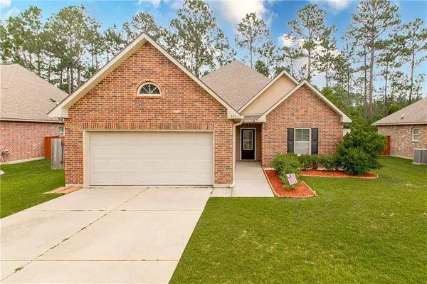 224 TRENTON DR, Mandeville, LA 70471