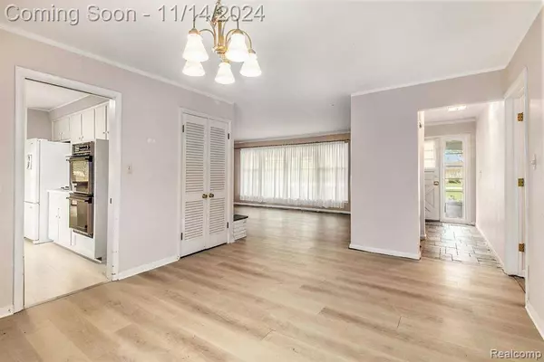 5730 Burnham Road, Bloomfield Hills, MI 48302