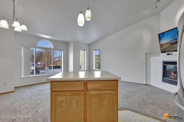 211 Dailey AVE 14, Anchorage, AK 99515