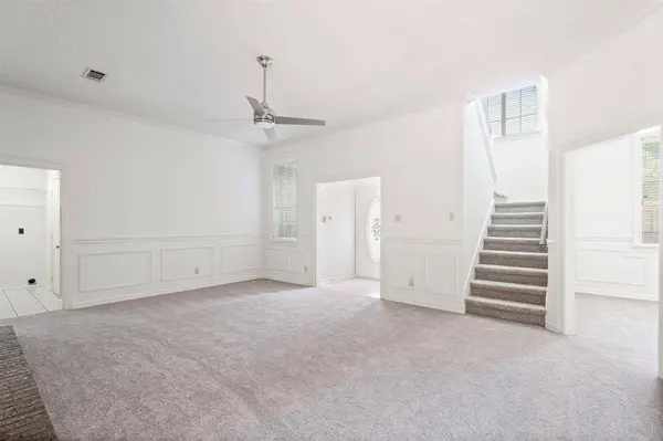 2805 Woodside Drive, Arlington, TX 76016