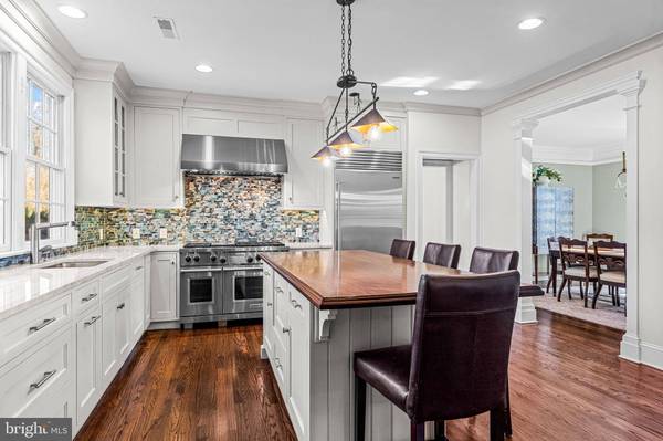 812 LOVELAND RD, Moorestown, NJ 08057