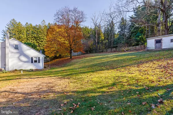 1802 MOSELEM SPRINGS RD, Hamburg, PA 19526