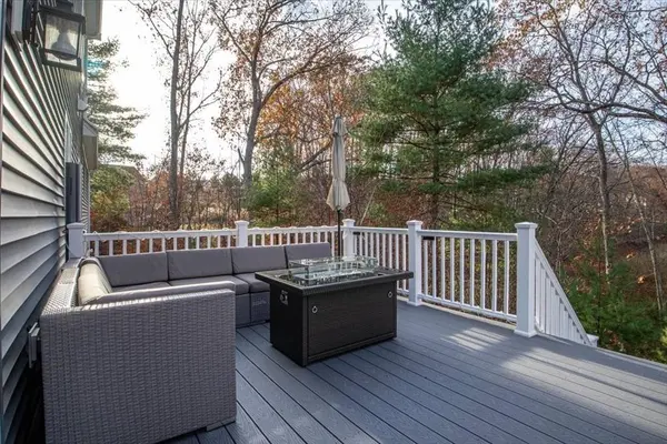 75 Pheasant Run Ct, Wrentham, MA 02093