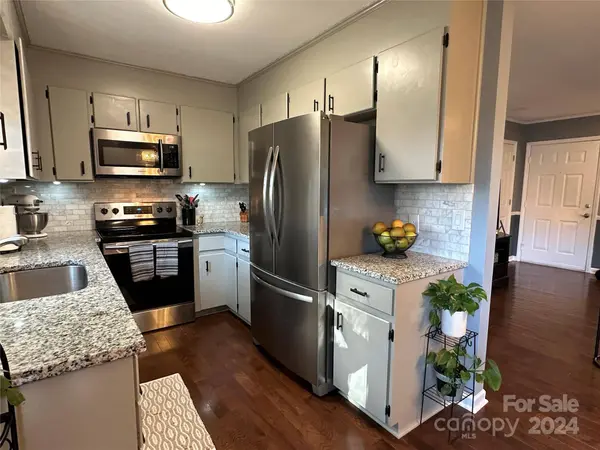 1273 Courtney DR #28, Hickory, NC 28602