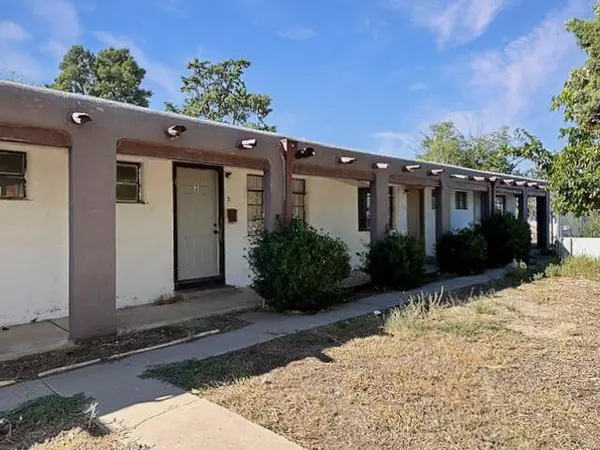 300 RHODE ISLAND ST SE, Albuquerque, NM 87108