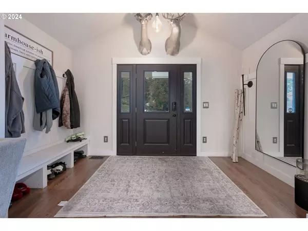 28394 S DALMATIAN RD, Mulino, OR 97042