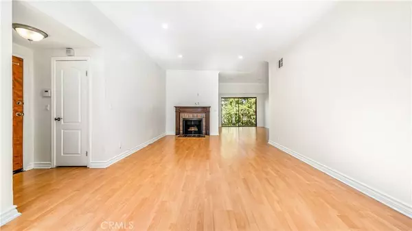 14247 Riverside DR #203, Sherman Oaks, CA 91423