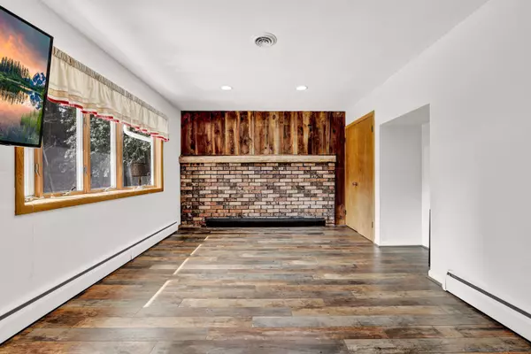 N116W12831 Elm Ln, Germantown, WI 53022