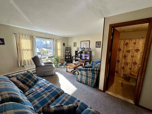 34-36 Lownds Drive, Windsor Locks, CT 06096