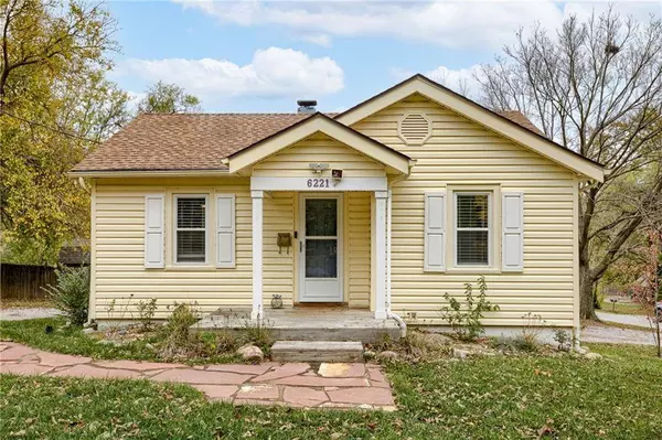 6221 N Harrison ST, Kansas City, MO 64118