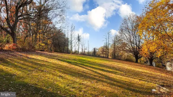 1802 MOSELEM SPRINGS RD, Hamburg, PA 19526