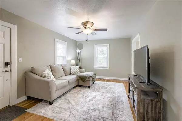 6221 N Harrison ST, Kansas City, MO 64118