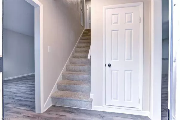 211 Hankins DR, Hampton, VA 23669