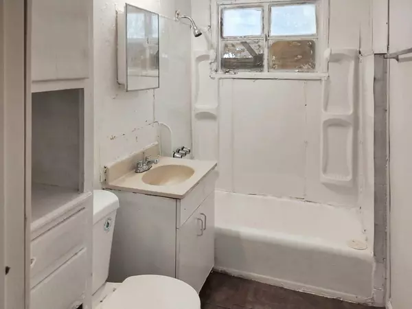 300 RHODE ISLAND ST SE, Albuquerque, NM 87108