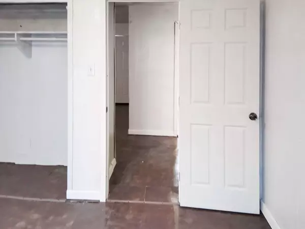 300 RHODE ISLAND ST SE, Albuquerque, NM 87108