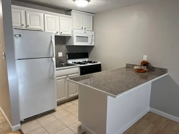 3 Kenmar Dr #5, Billerica, MA 01821