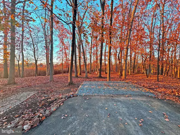 5125 CETRONIA RD, Allentown, PA 18106