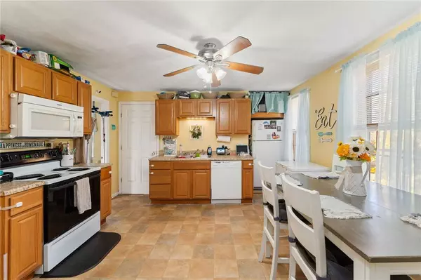 38 Lincoln ST, Woonsocket, RI 02895