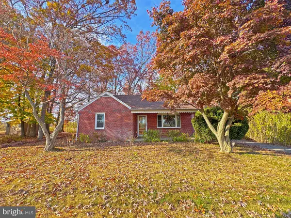 5125 CETRONIA RD, Allentown, PA 18106