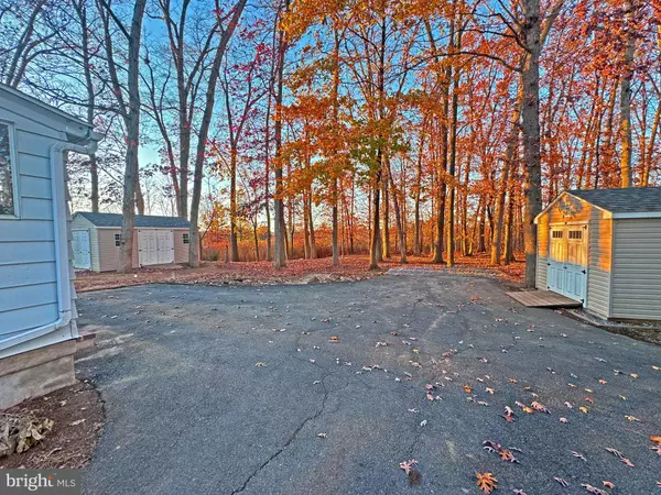 5125 CETRONIA RD, Allentown, PA 18106