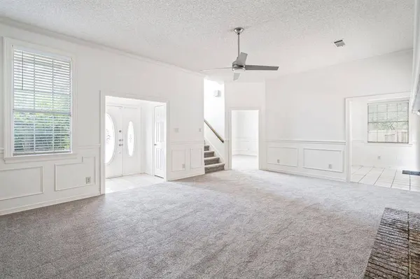 2805 Woodside Drive, Arlington, TX 76016