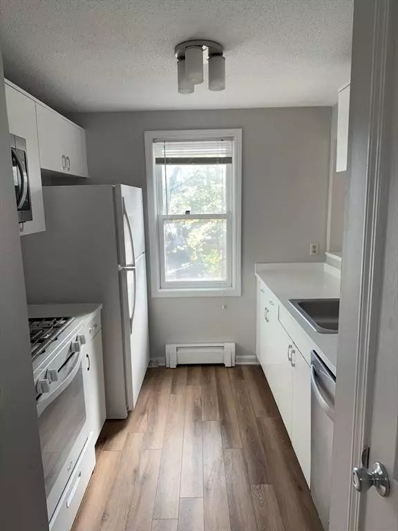 68 Lantern Ln #4, Dracut, MA 01826