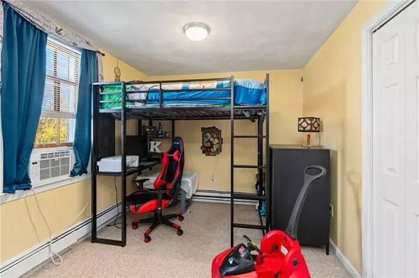 38 Lincoln ST, Woonsocket, RI 02895