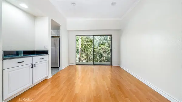 14247 Riverside DR #203, Sherman Oaks, CA 91423