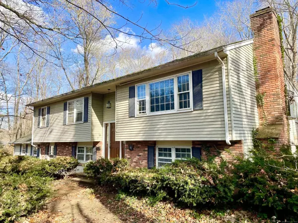 61 Flat Iron Road, Guilford, CT 06437