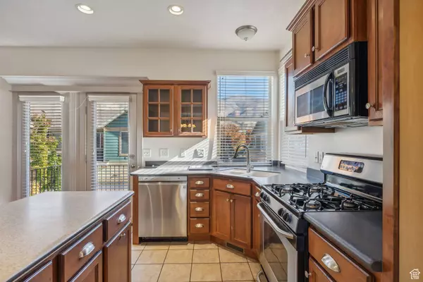 924 SHEPARD CREEK PKWY, Farmington, UT 84025