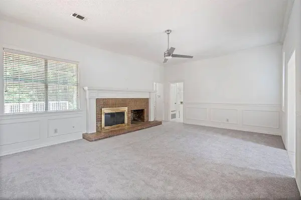 2805 Woodside Drive, Arlington, TX 76016