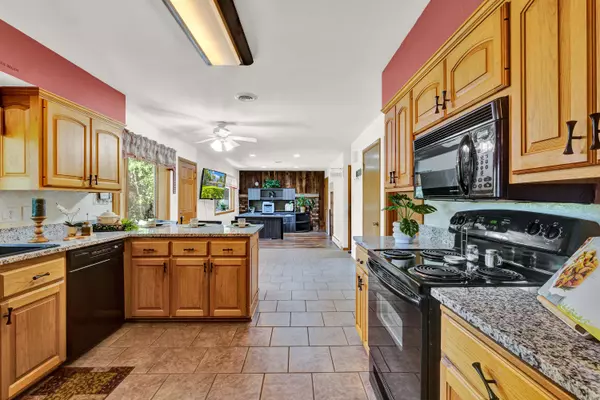 N116W12831 Elm Ln, Germantown, WI 53022