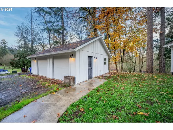 28394 S DALMATIAN RD, Mulino, OR 97042