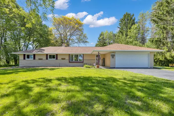 N116W12831 Elm Ln, Germantown, WI 53022