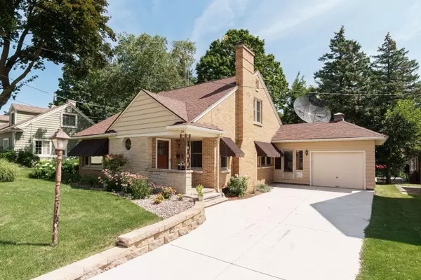 114 S Walnut St, Mayville, WI 53050